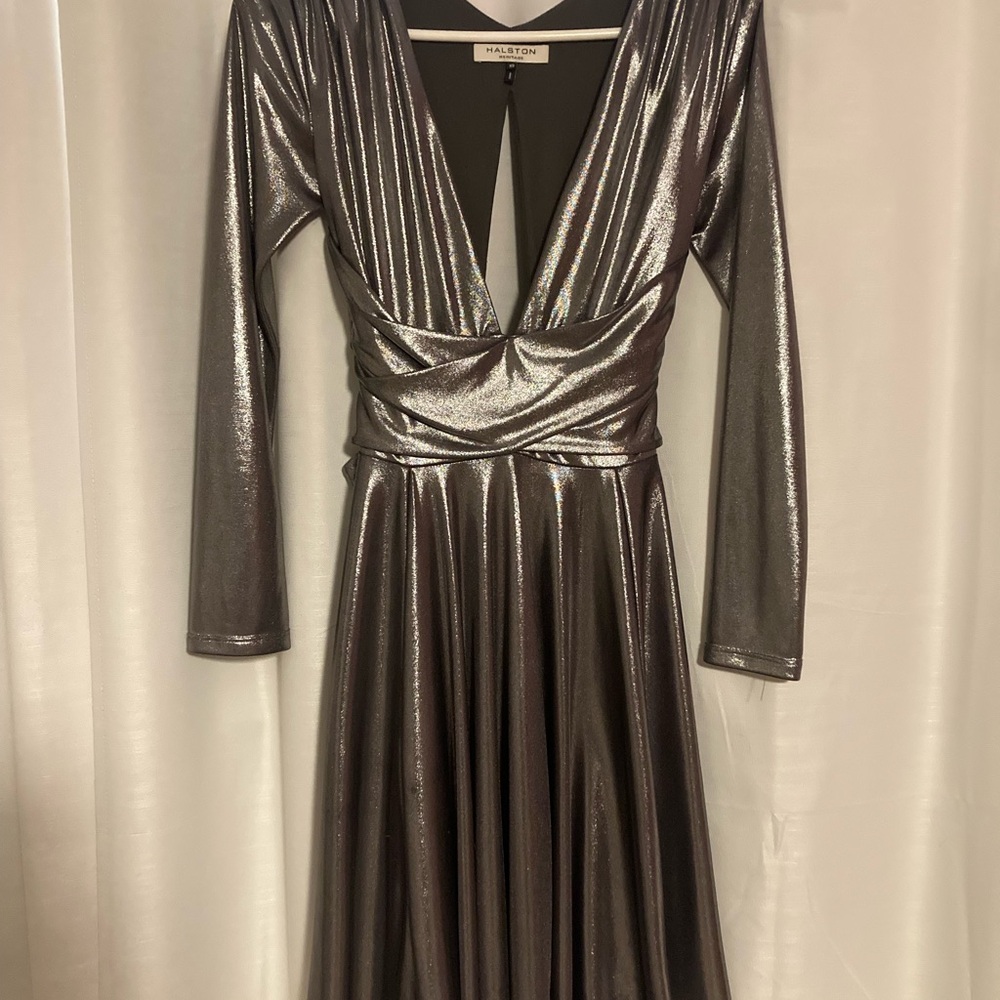 Halston Heritage Shimmery Silver Long-Sleeve Plunging V-Neck Cocktail Dress